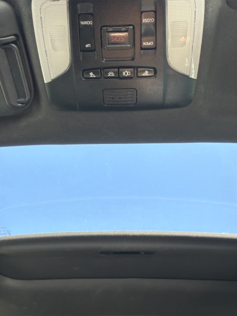 Photo 21 of this TOYOTA COROLLA
