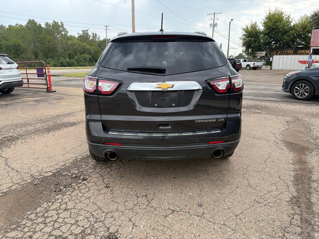 Photo 6 of this CHEVROLET TRAVERSE
