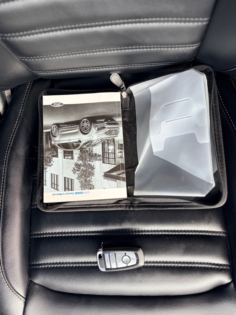 Photo 23 of this FORD EDGE