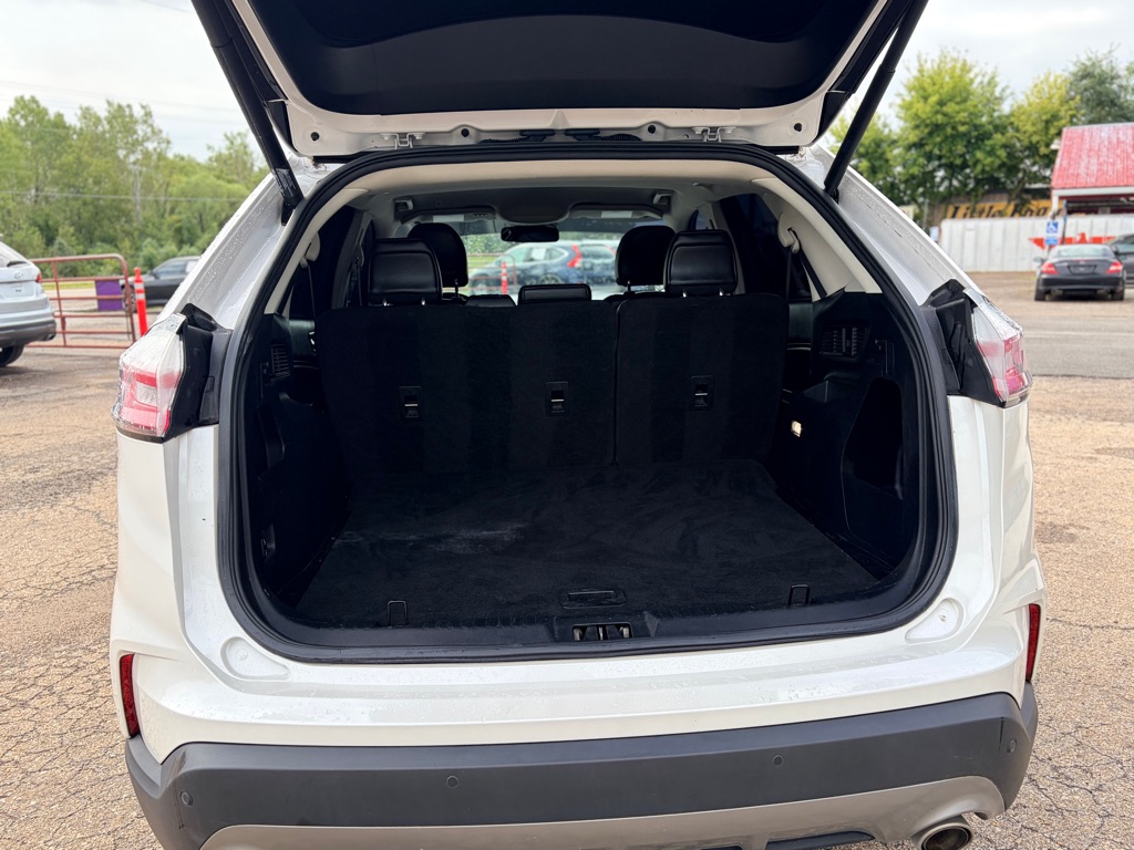 Photo 27 of this FORD EDGE