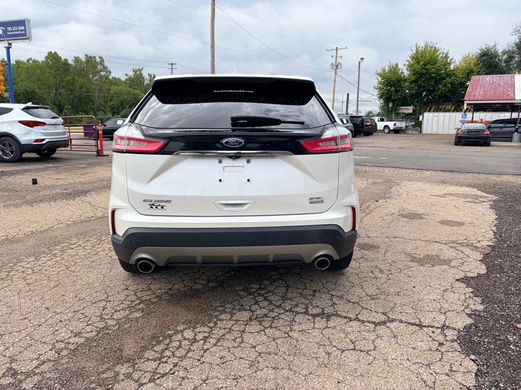 Photo 6 of this FORD EDGE