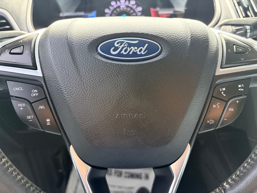 Photo 13 of this FORD EDGE