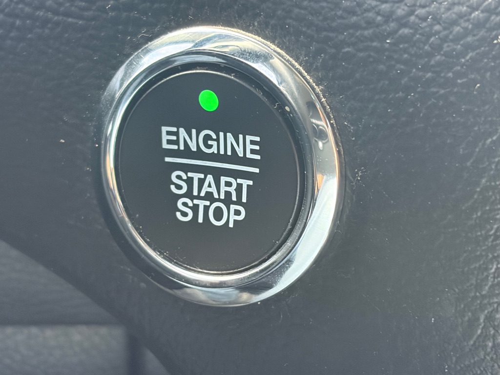 Photo 14 of this FORD EDGE