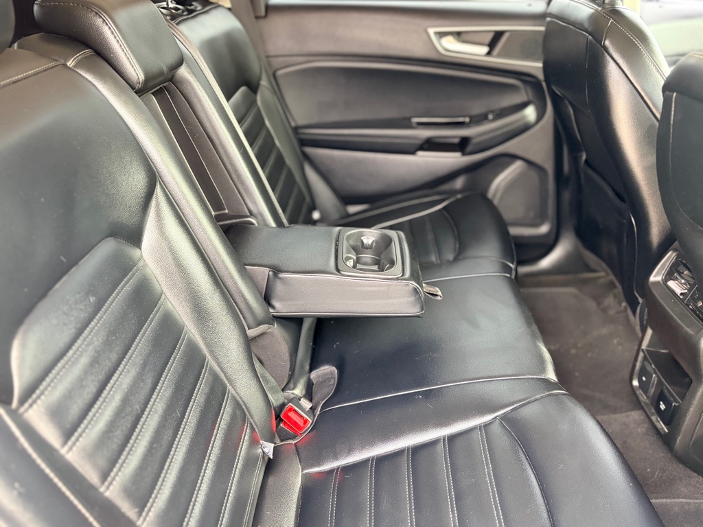 Photo 26 of this FORD EDGE
