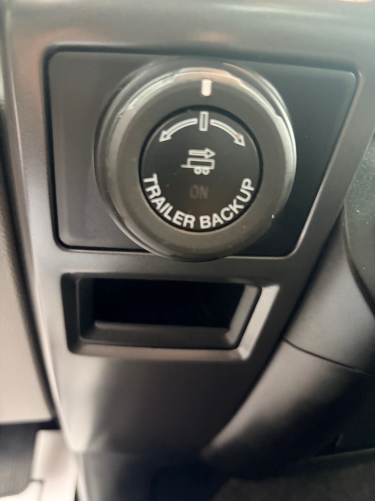 Photo 35 of this FORD F-150