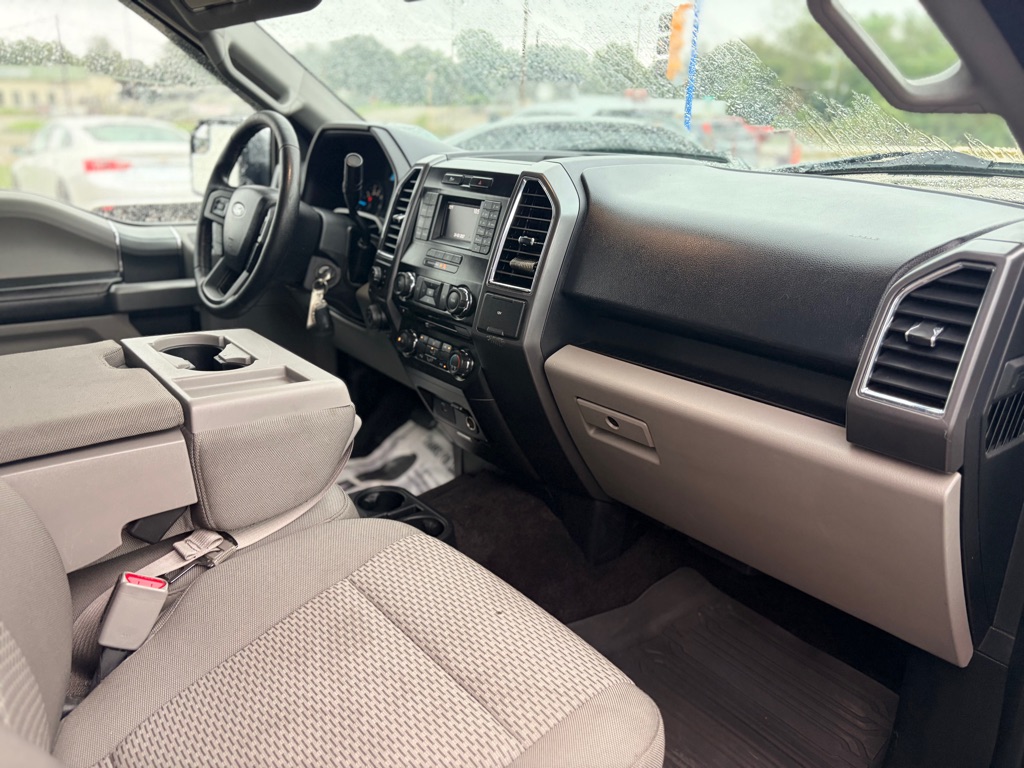 Photo 25 of this FORD F-150