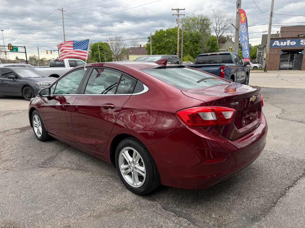Photo 4 of this CHEVROLET CRUZE