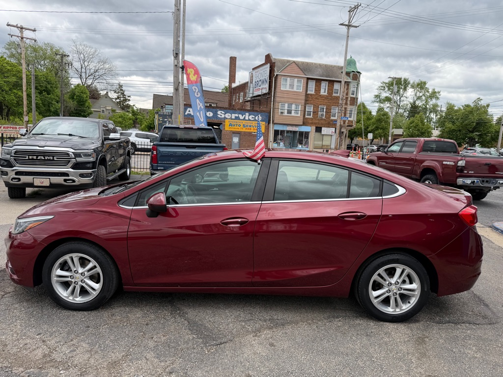 Photo 3 of this CHEVROLET CRUZE