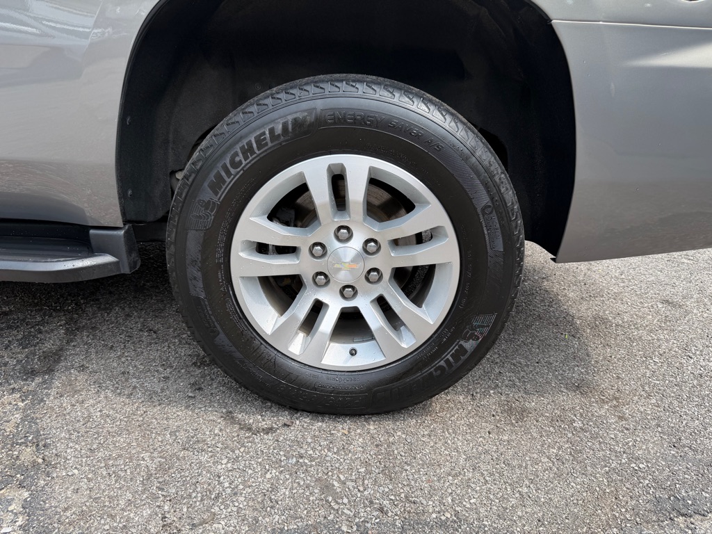 Photo 19 of this CHEVROLET TAHOE