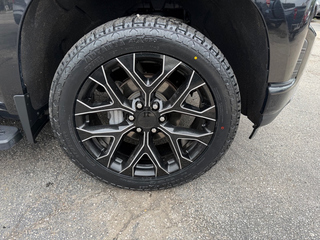 Photo 23 of this CHEVROLET SILVERADO 1500