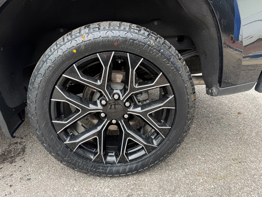 Photo 21 of this CHEVROLET SILVERADO 1500