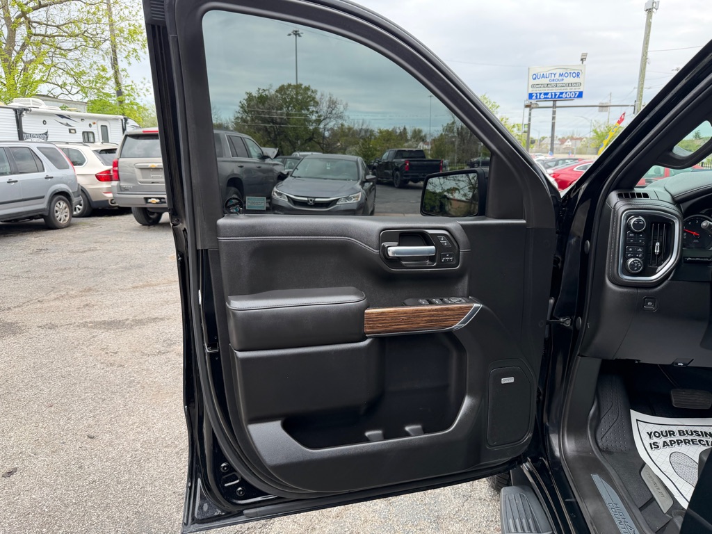 Photo 9 of this CHEVROLET SILVERADO 1500