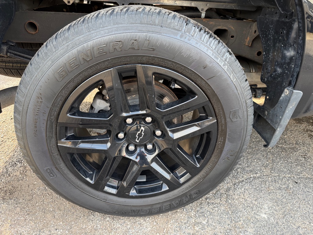 Photo 18 of this CHEVROLET SILVERADO 1500