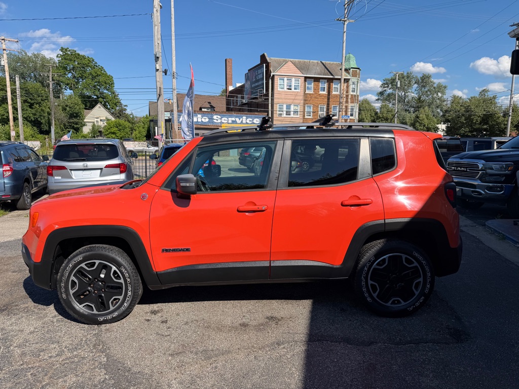 Photo 3 of this JEEP RENEGADE
