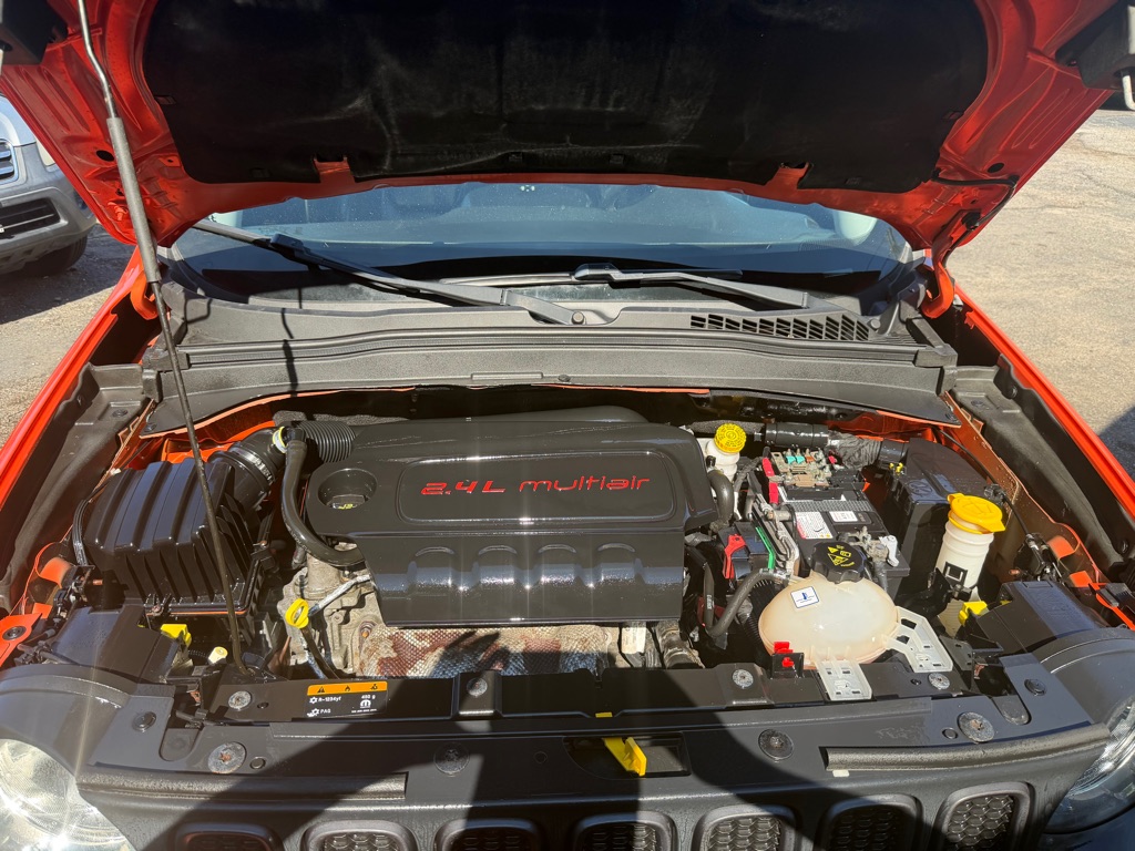 Photo 24 of this JEEP RENEGADE