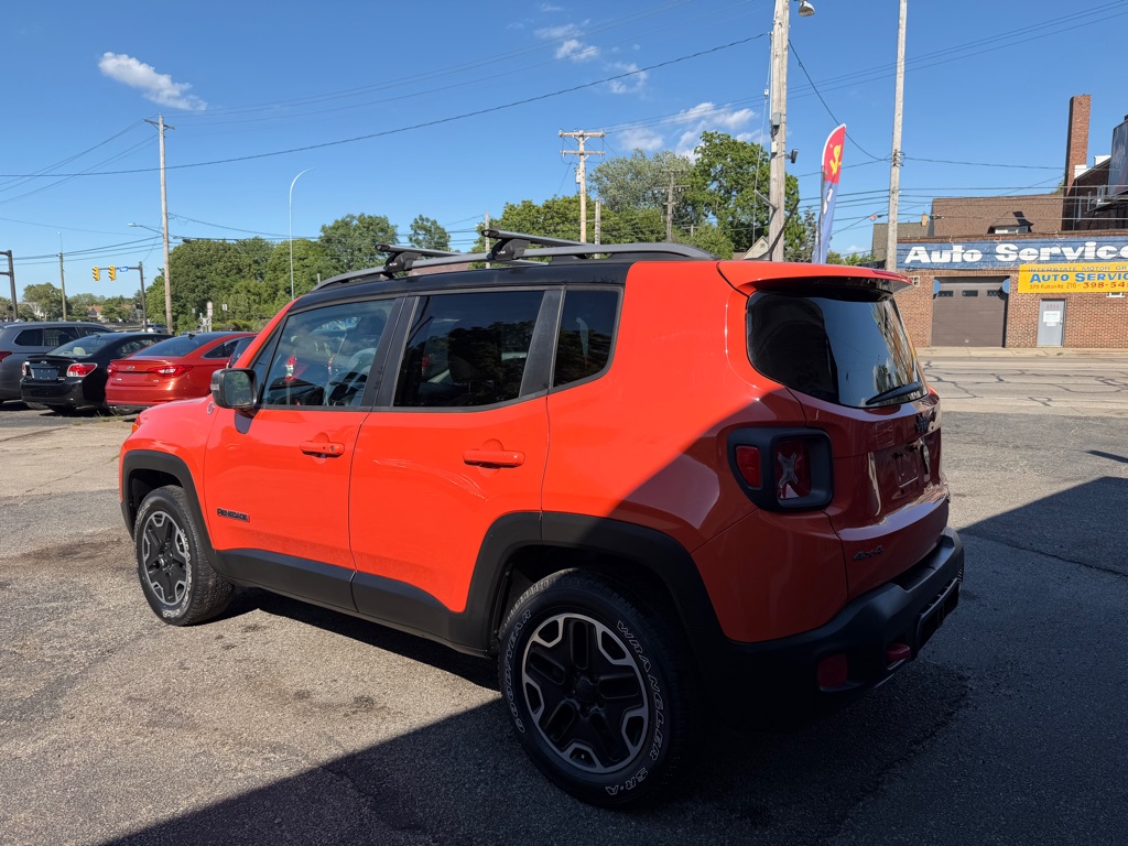Photo 4 of this JEEP RENEGADE