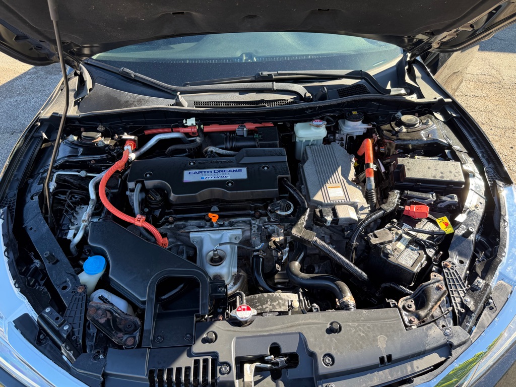 Photo 18 of this HONDA ACCORD HYBRID