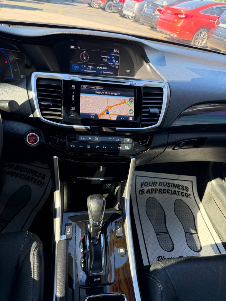 Photo 15 of this HONDA ACCORD HYBRID