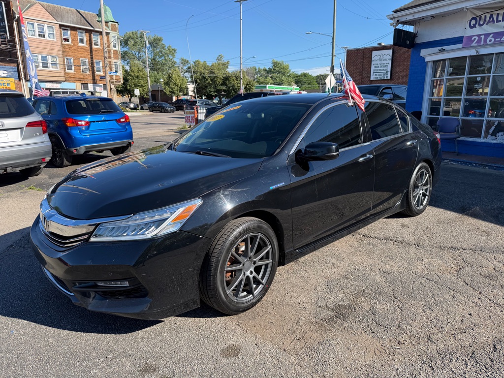 Photo 2 of this HONDA ACCORD HYBRID