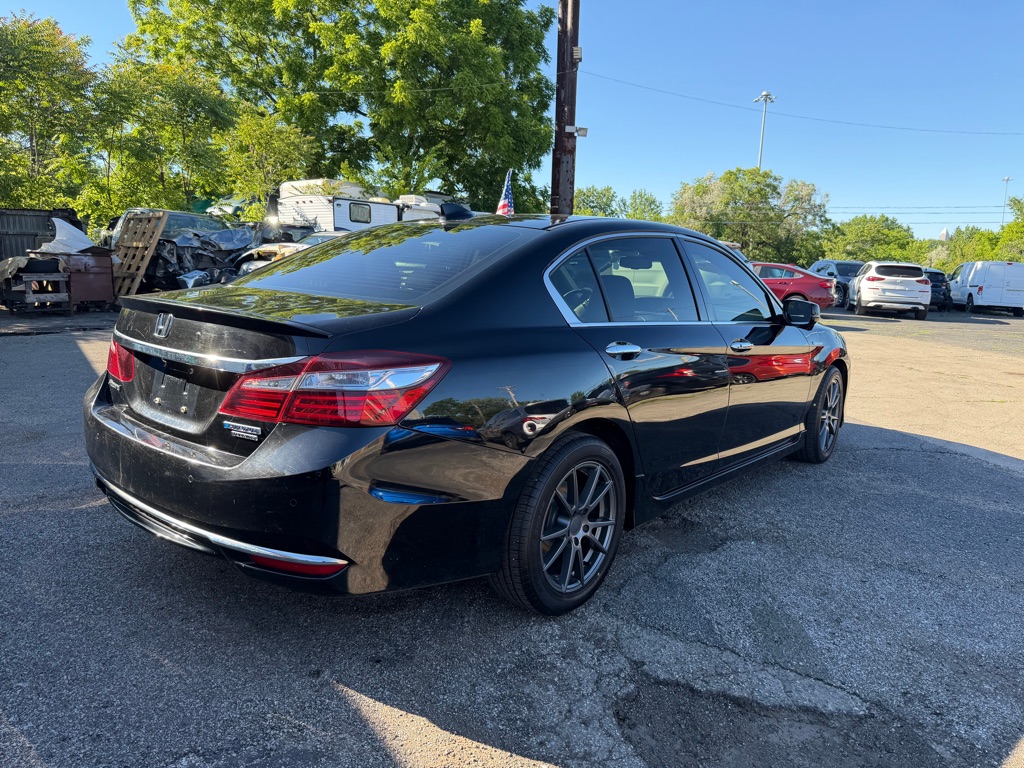Photo 6 of this HONDA ACCORD HYBRID