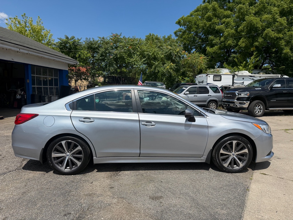 Photo 7 of this SUBARU LEGACY