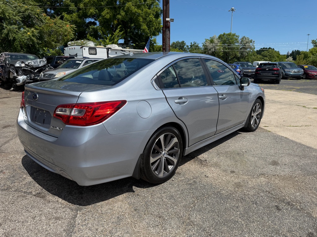 Photo 6 of this SUBARU LEGACY