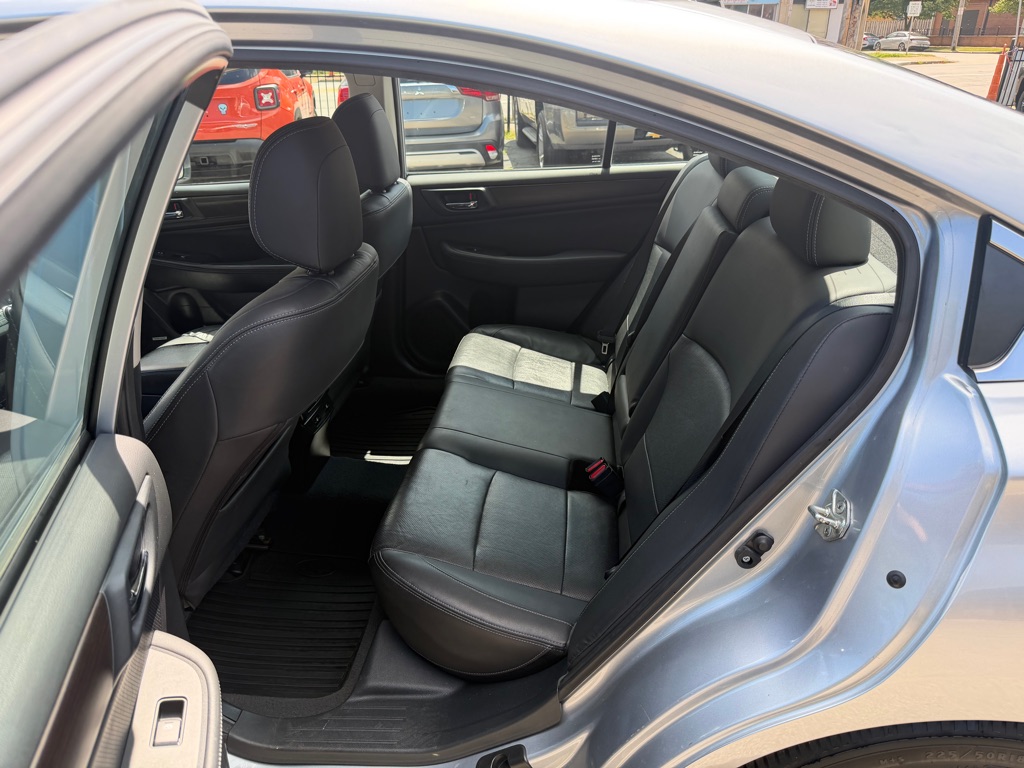 Photo 11 of this SUBARU LEGACY