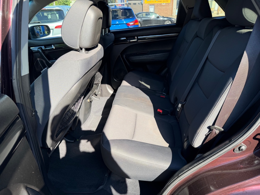 Photo 11 of this KIA SORENTO