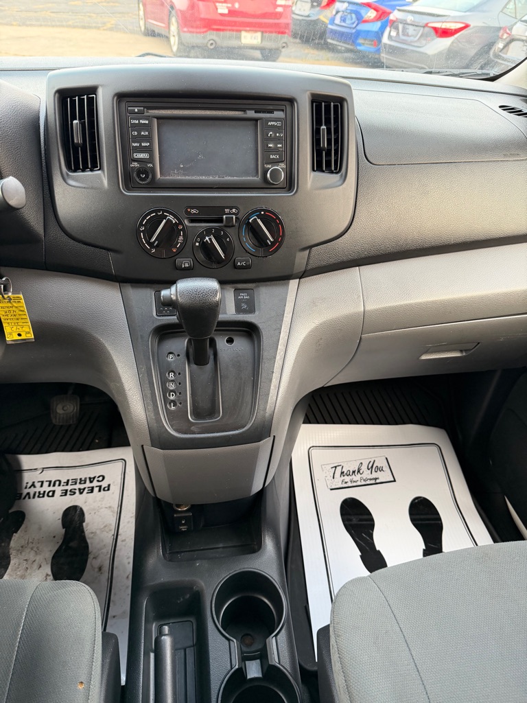 Photo 13 of this NISSAN NV200
