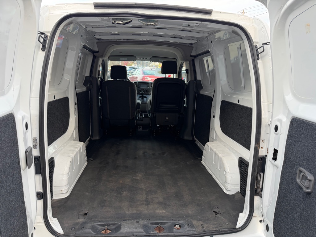Photo 17 of this NISSAN NV200