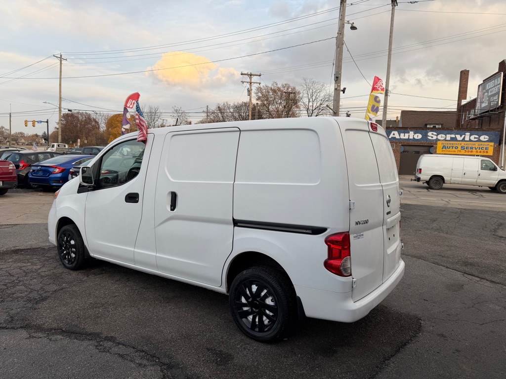 Photo 4 of this NISSAN NV200