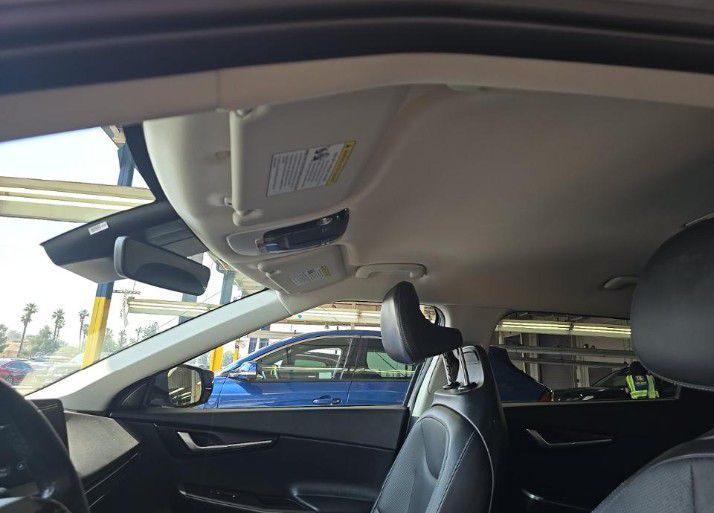 Photo 17 of this KIA EV6