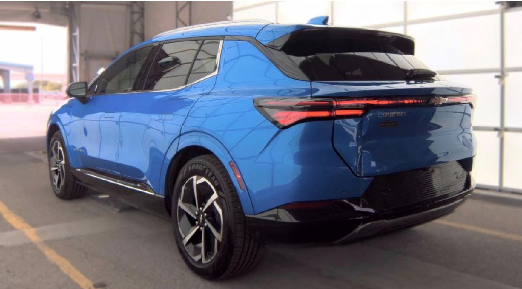 Photo 9 of this CHEVROLET EQUINOX EV