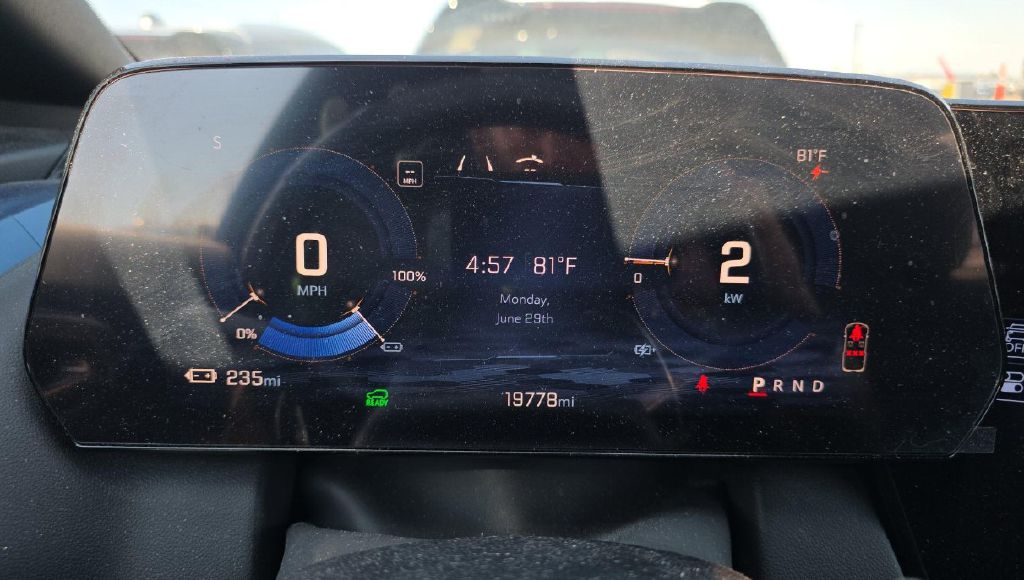 Photo 17 of this CHEVROLET EQUINOX EV