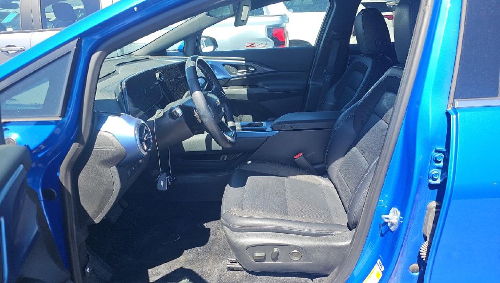 Photo 20 of this CHEVROLET EQUINOX EV