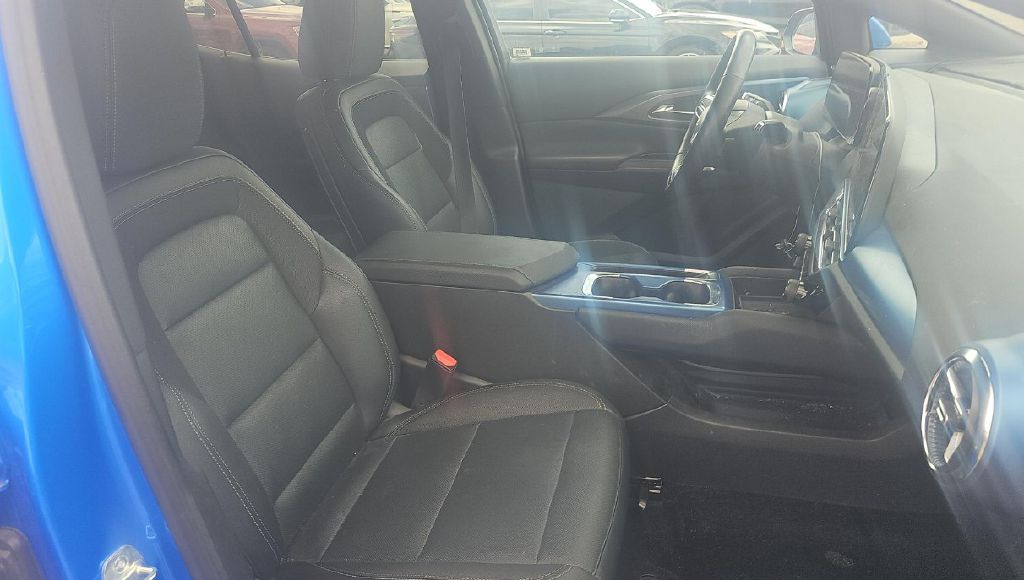 Photo 21 of this CHEVROLET EQUINOX EV