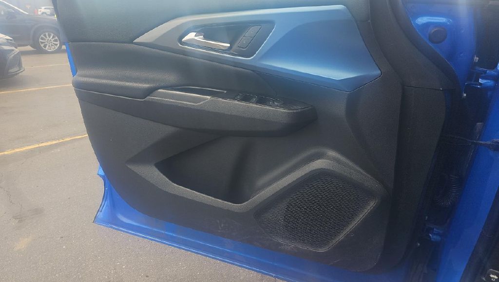 Photo 22 of this CHEVROLET EQUINOX EV