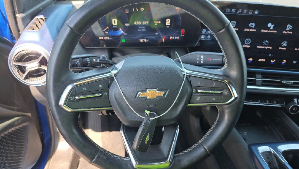 Photo 23 of this CHEVROLET EQUINOX EV