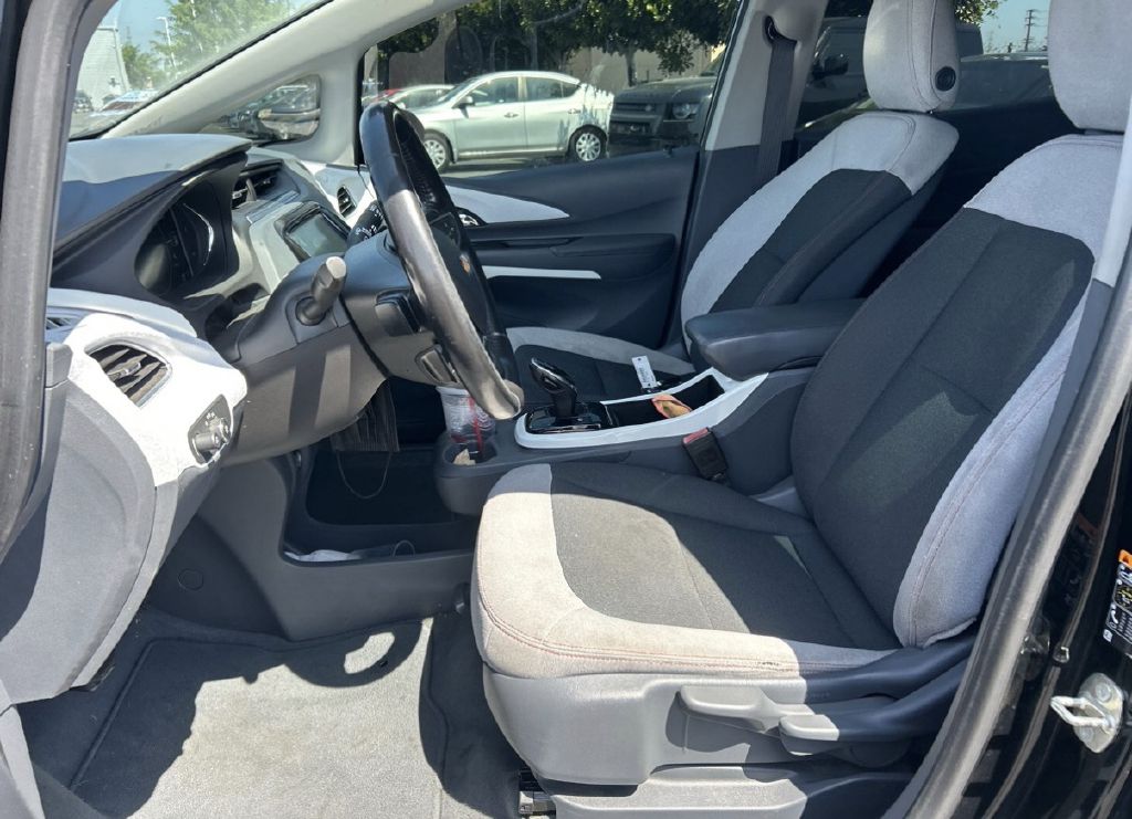 Photo 13 of this CHEVROLET BOLT EV
