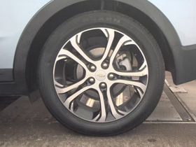 Photo 25 of this CHEVROLET BOLT EV
