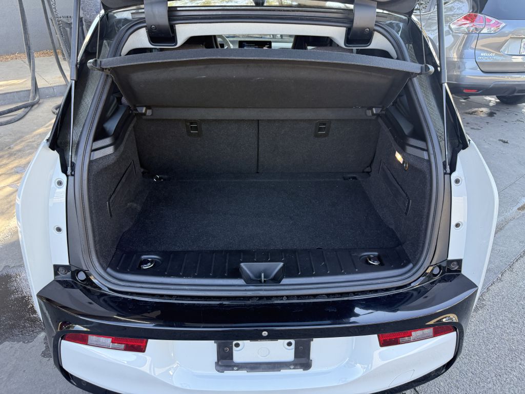 Photo 26 of this BMW I3