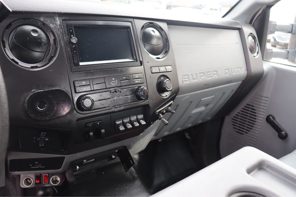 Photo 15 of this FORD F 550