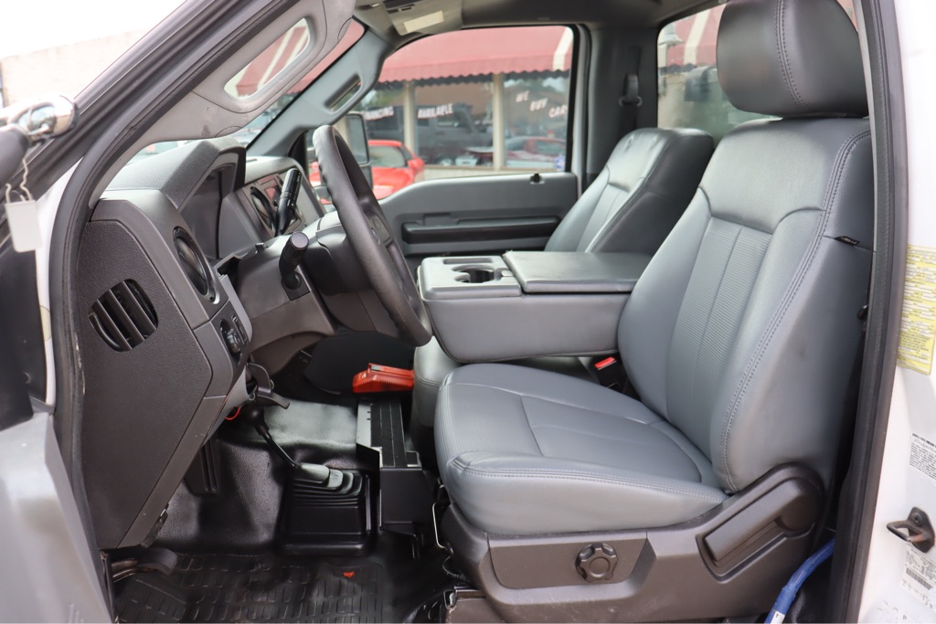 Photo 14 of this FORD F 550