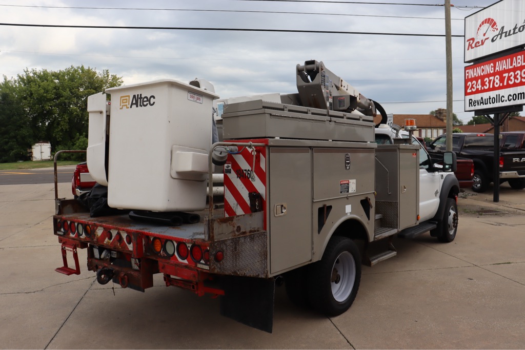 Photo 4 of this FORD F 550