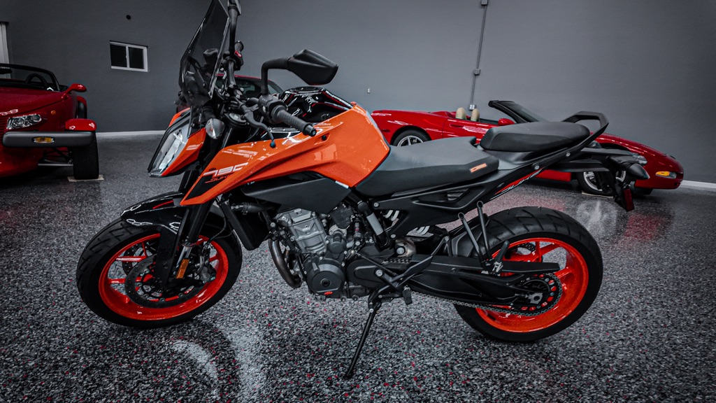 Photo 2 of this KTM DUKE