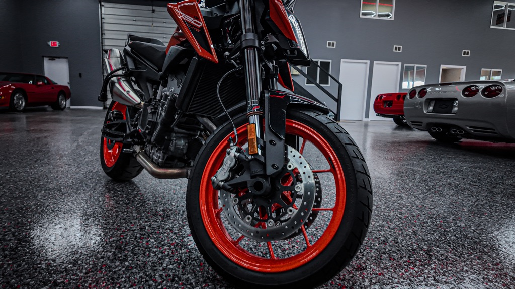 Photo 13 of this KTM DUKE