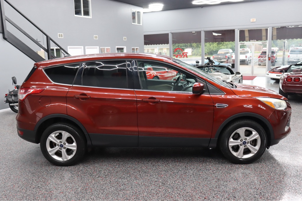 Photo 5 of this FORD ESCAPE
