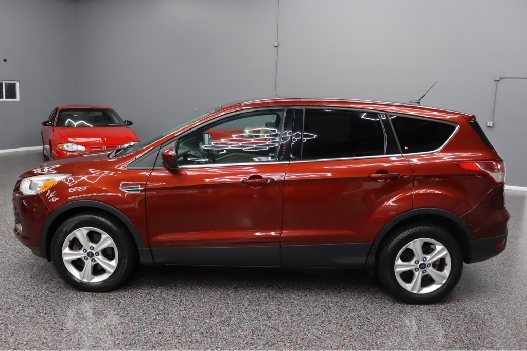 Photo 2 of this FORD ESCAPE