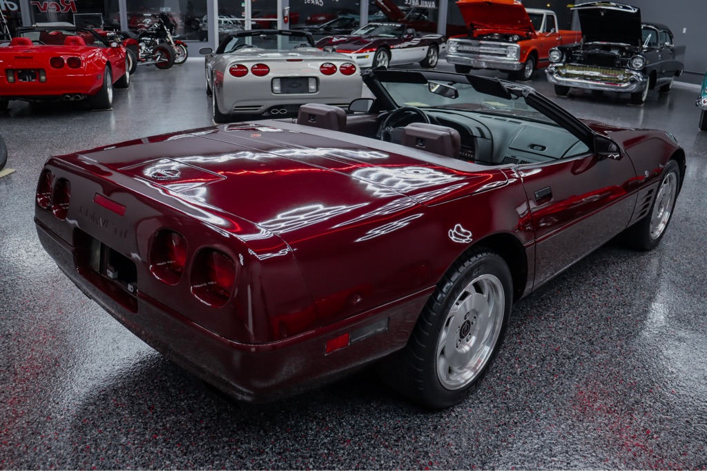Photo 4 of this CHEVROLET CORVETTE
