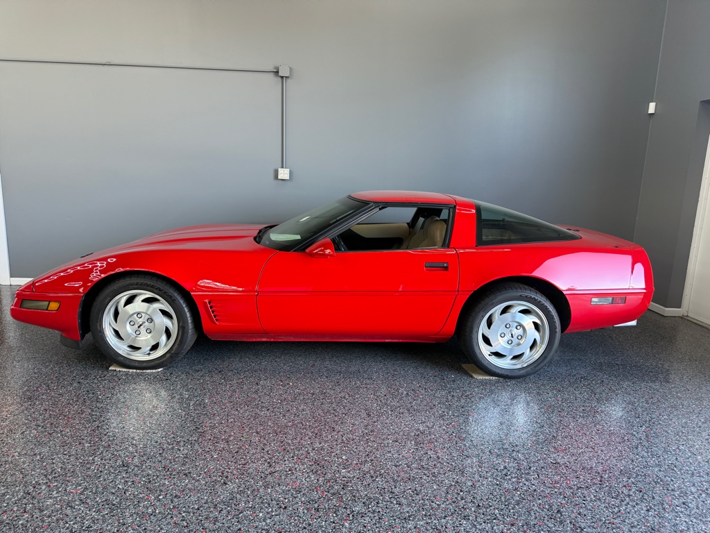 Photo 2 of this CHEVROLET CORVETTE